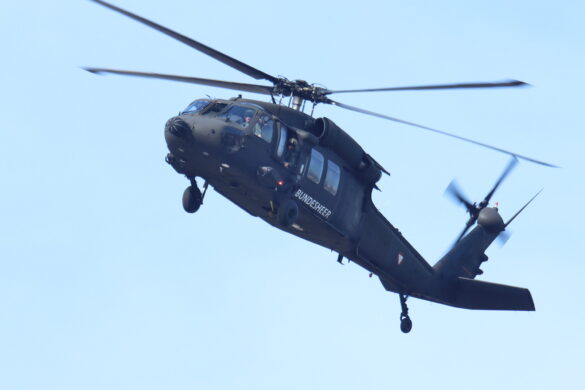 Sikorsky S-70A-42 Black Hawk 6M-BB © Doppeladler.com