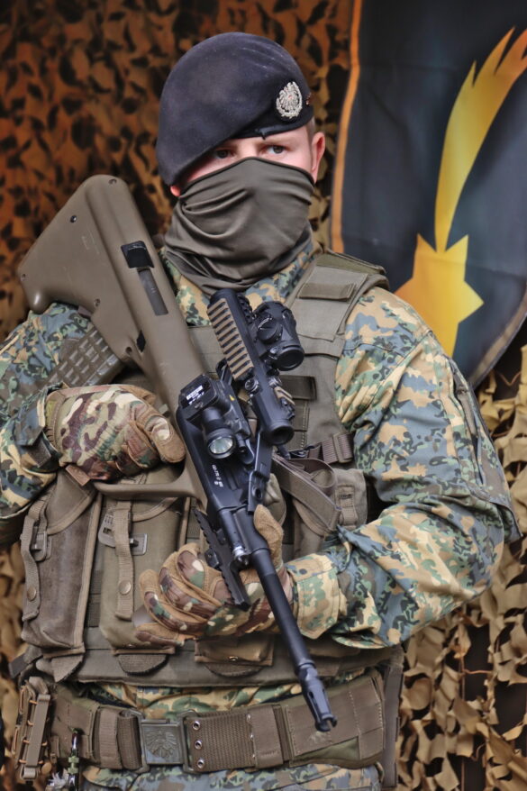 Das StG 77 A1 MOD mit Aimpoint Micro und Rheinmetall TLLM Taktisches Laser-Licht-Modul © Doppeladler.com