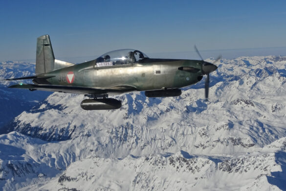 "Call 121,5" ist die Aufforderung für abgefangene Piloten, sich auf der Notfallfrequenz zu melden © Bundesheer
