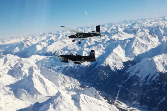 Die PC-7 wird als Abfangjäger gegen langsame Ziele, die PC-6 als Funkrelais benutzt © Bundesheer