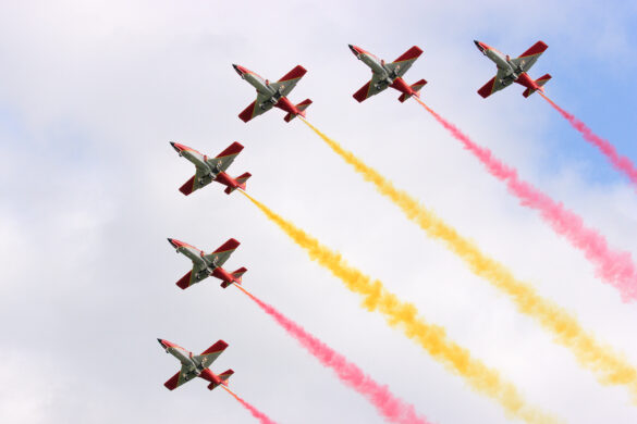 Patrulla Águila (dt.: Adlerpatrouille) - die Kunstflugstaffel der spanischen Luftstreitkräfte © Doppeladler.com